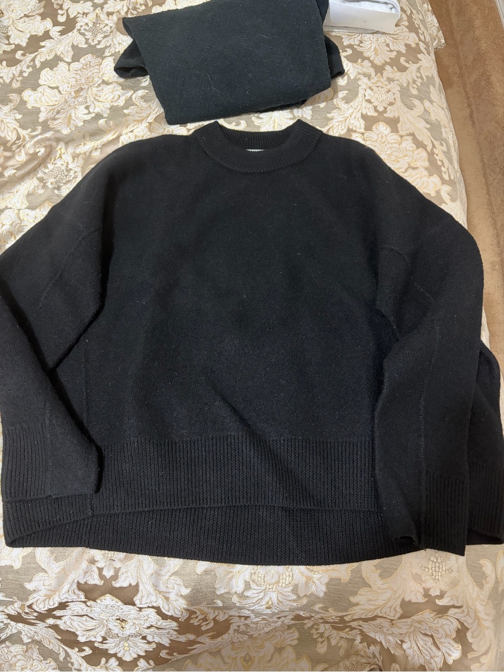 COS crew neck sweater 100% wool oversized